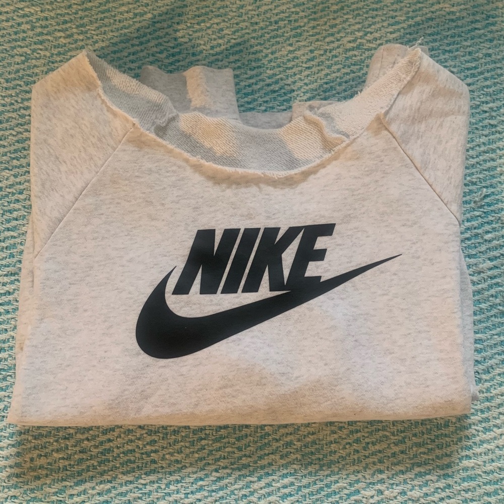 light grey nike pullover
